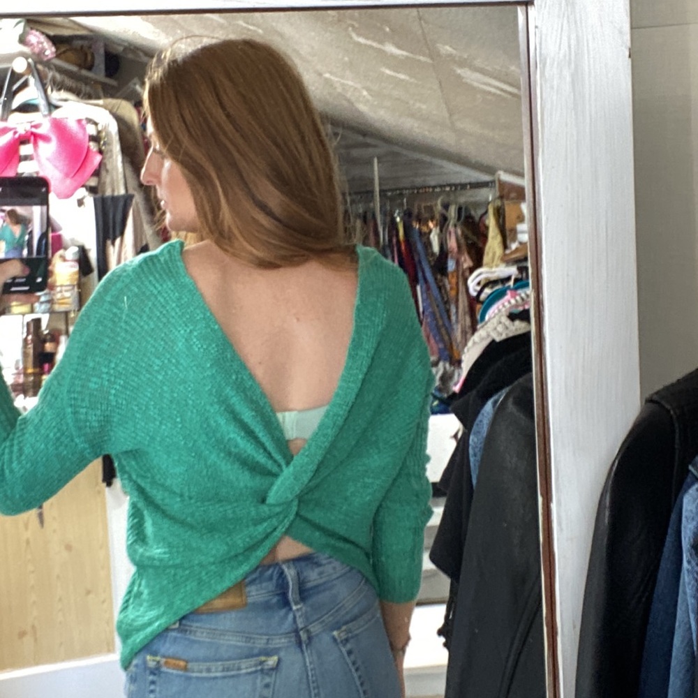 Tie back twist knit top - Picture 3 of 4